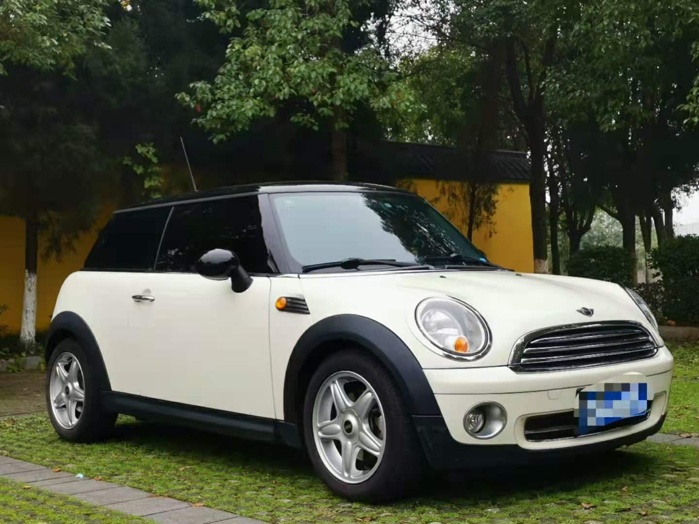 10年差個月的寶馬mini，1.6自動，六萬公里實表